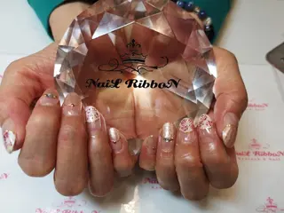 ネイル ネイルリボン 受付スタッフのネイルデザイン
