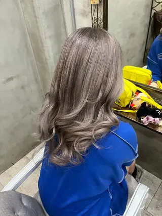 ロング カラー 艶髪/ハイトーン/ ヘアセット/モエノのヘアスタイル