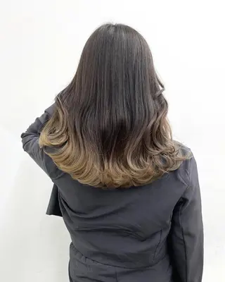 セミロング カラー 【公式】amble luxe池袋東口🩷のヘアスタイル