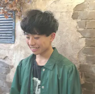 ショート パーマ メンズ ブリーチ、パーマ 西部笑のヘアスタイル