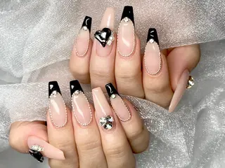 ネイル Roi〈ロワ〉 Minakoのネイルデザイン