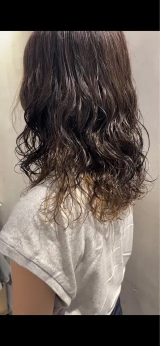 ロング パーマ GO TODAY シェアサロン 表参道Flos店所属・nishi fuyumiのヘアスタイル