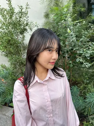 セミロング カラー ヘアアレンジ タイトボブ個性派カラ ーAKANEのヘアスタイル