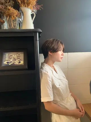 ショート コヤマ ナミのヘアスタイル