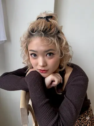 ショート Maho/海外 レイヤー/ハイトーンのヘアスタイル