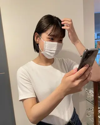 ショート あやか/ベージュ /透け感カラーのヘアスタイル