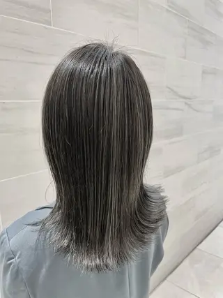 セミロング カラー 山中 束真のヘアスタイル