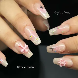 ネイル ⁸ᵃᵖᵖʸ🐝⋆゜ MöEのネイルデザイン