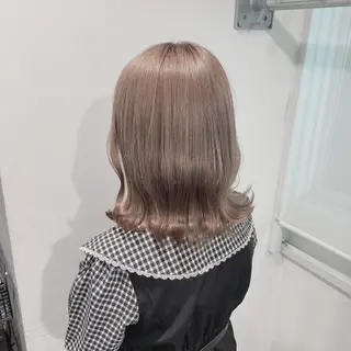 セミロング カラー 韓国レイヤー🕊️ 柔らかベージュ🧸のヘアスタイル