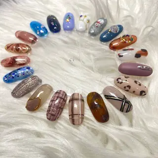 ミディアム 齋藤 佳奈のネイルデザイン