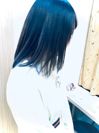 セミロング カラー nishimura makotoのヘアスタイル