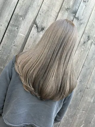 セミロング カラー LaLaMoana Rickyのヘアスタイル