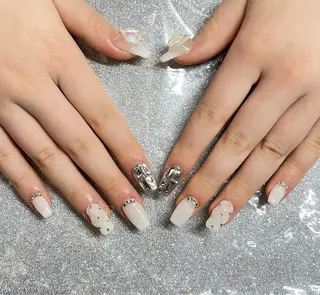 ネイル VIERU 🌈🎀💖のネイルデザイン