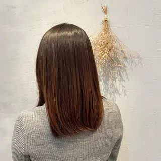 カラー kuschel アリイのヘアスタイル