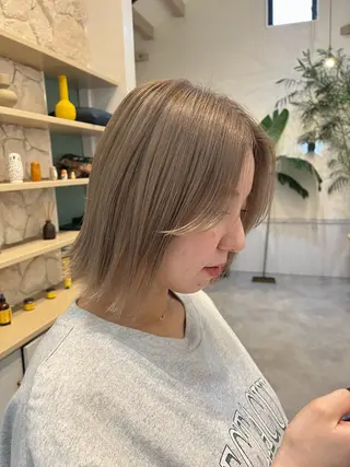 ミディアム ボブ/レイヤー/ ショートcovo代表のヘアスタイル