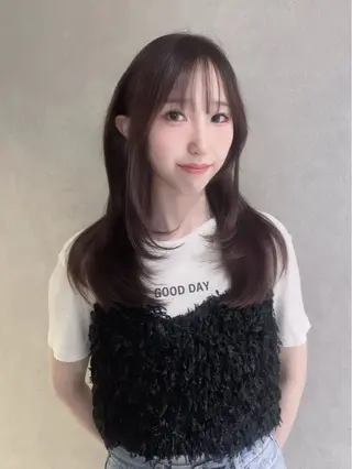 ロング Qin原宿店所属・葵 韓国オタク美容師 レイヤーカットのヘアスタイル