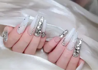 ロング Moomi nail salonのネイルデザイン