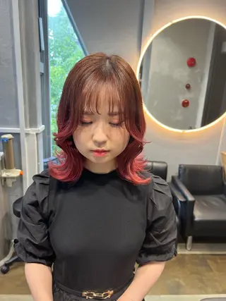 ミディアム maya レイヤーカットのヘアスタイル