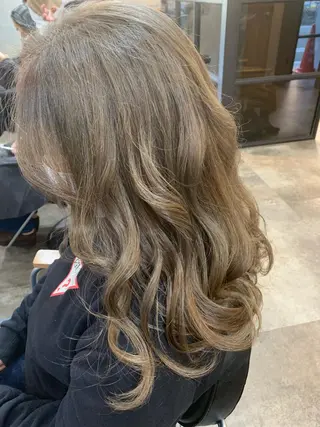 ロング 山本 みきのヘアスタイル