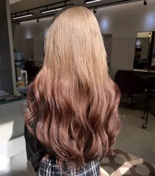 カラー ユイ☆ハイトーン ☆ブリーチデザインのヘアスタイル