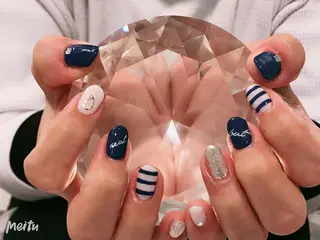 ショート カラー ネイル SINCERELY シンシアリー🌈のネイルデザイン