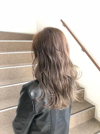 ロング 松戸　レイヤーカット 野口　康太郎のヘアスタイル
