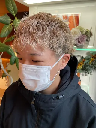 ミディアム パーマ tomo🍒パーマ ハイトーン似合わせのヘアスタイル