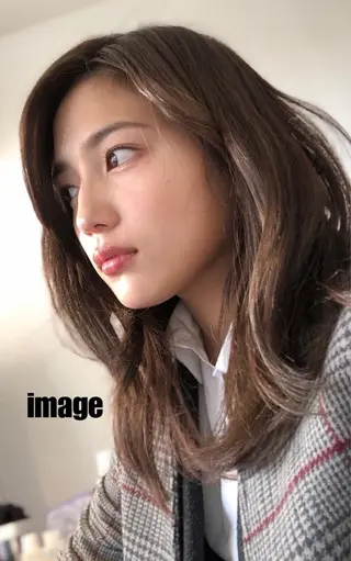 セミロング 岸本 理希のヘアスタイル