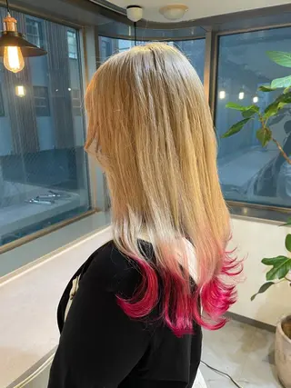 ロング アールバイニーナ所属・R by NINA アールバイニーナのヘアスタイル