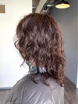 ミディアム パーマ kitin  吉祥寺 山岸花のヘアスタイル