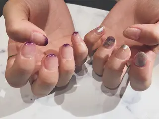 ショート カラー ネイル マツエク・マツパ illum hicariのネイルデザイン