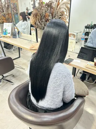 ロング 光を纏うツヤ感ロング Natsuki🤍のヘアスタイル