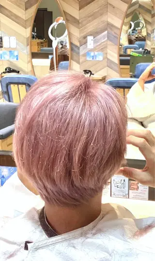 ショート カラー 奥谷 美代子のヘアスタイル