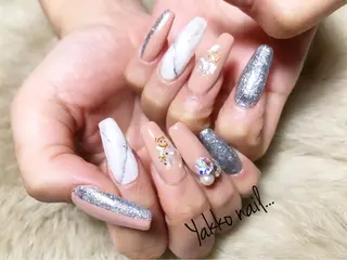 ロング ネイル Yakko pas á pasのネイルデザイン