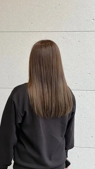 ロング カラー 山口 玖瑠美のヘアスタイル