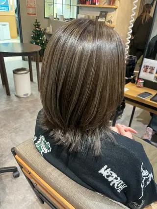 ミディアム 大久保 佳奈のヘアスタイル