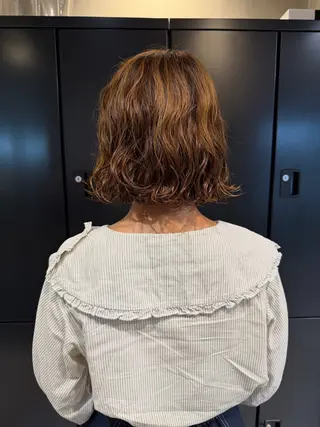 ミディアム カラー 岡田 渚のヘアスタイル