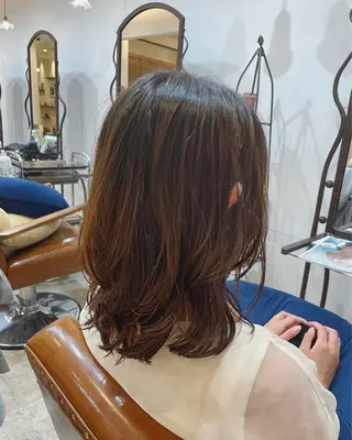 ミディアム パーマ CRESCENDO 本杉春菜のヘアスタイル