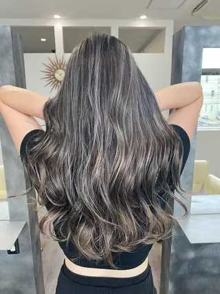 ロング カラー salowin所属・ハイトーンカラー 馬場みなみのヘアスタイル