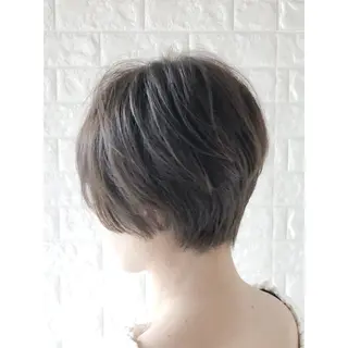 ショート カラー KIZU 髪質改善 怪談を語る美容師のヘアスタイル