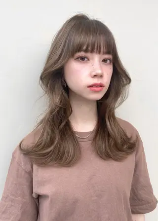 セミロング カラー レイヤー/顔周り /透明感🩶高橋大のヘアスタイル