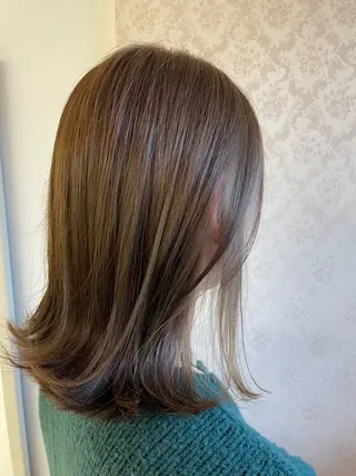 セミロング カラー ヒヨシ ルナのヘアスタイル