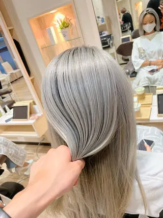 セミロング カラー 🌈派手髪ハイトーン 🌈鈴木亮太🌈のヘアスタイル