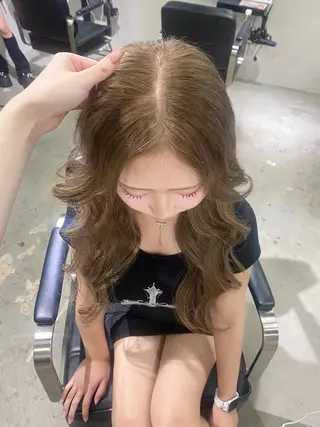 ロング カラー トレンドスタイル/ ワンホン/YURIのヘアスタイル