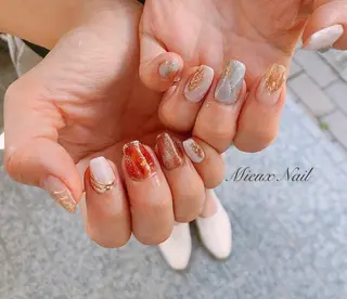 ネイル 市川 麻衣子のネイルデザイン