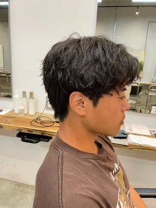 パーマ メンズ 小林 崇雅　ダウンパーマのヘアスタイル