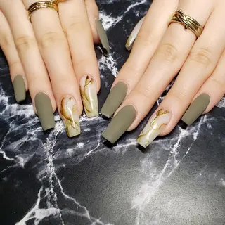 ネイル セミロング クロキ 。のネイルデザイン