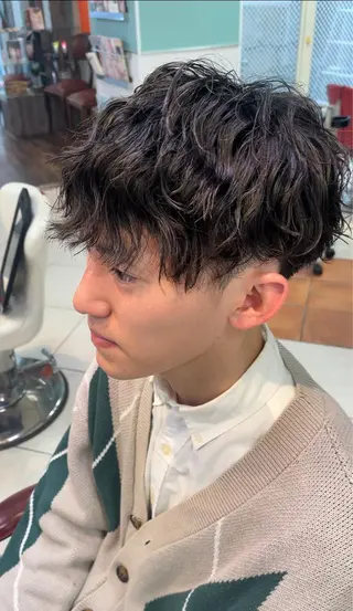 パーマ メンズ 前田圭哉／ストレート ／艶髪／艶カラーのヘアスタイル