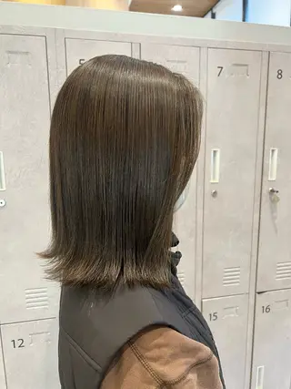 ミディアム カラー 小池 夏美のヘアスタイル