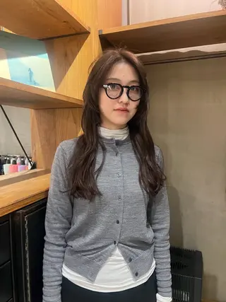 ロング レイヤーカット NERO加藤木麻彩のヘアスタイル